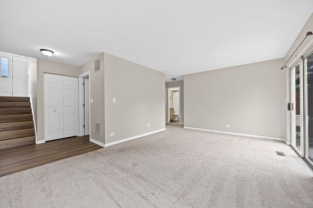 74 Seton Creek Drive, Oswego, IL 60543