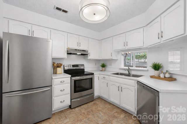 6000 Gray Gate Lane D, Charlotte, NC 28210