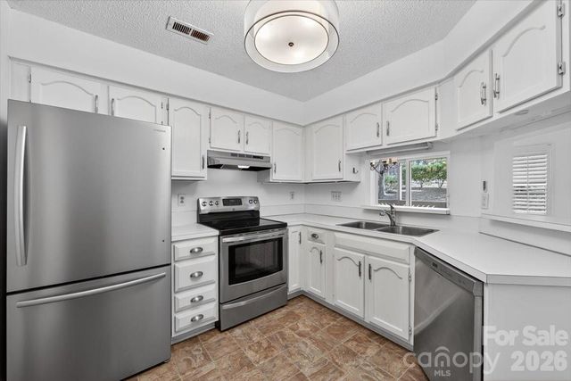 6000 Gray Gate Lane D, Charlotte, NC 28210