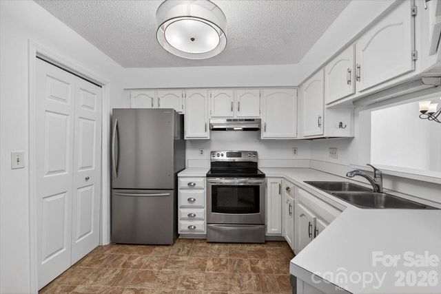 6000 Gray Gate Lane D, Charlotte, NC 28210