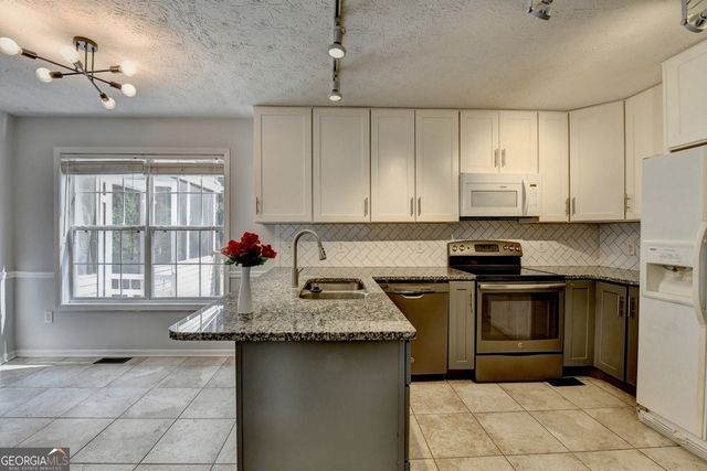 3270 Spincaster Way, Loganville, GA 30052