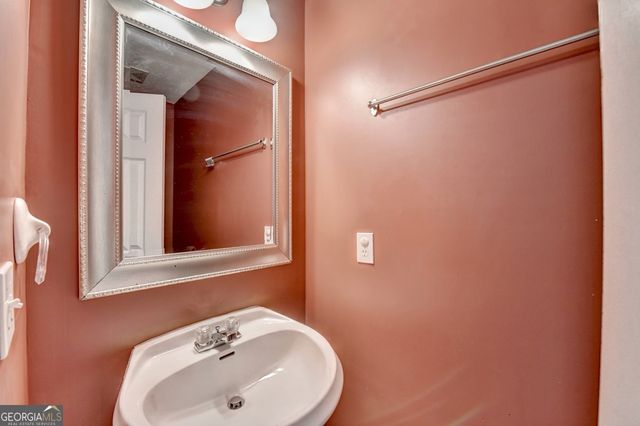 3270 Spincaster Way, Loganville, GA 30052