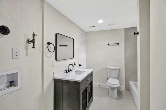 7725 Avenue H A, Houston, TX 77012