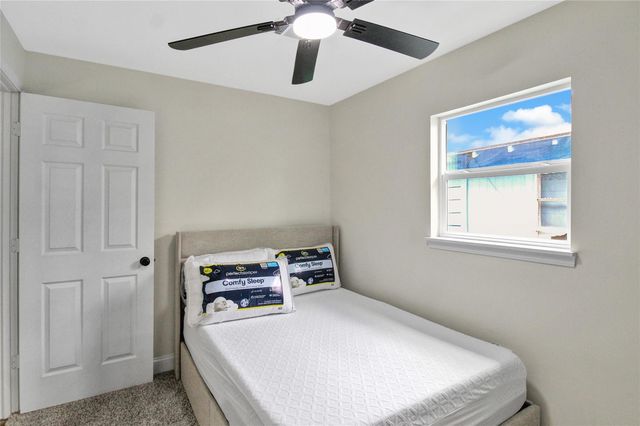 7725 Avenue H A, Houston, TX 77012