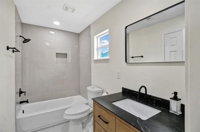 7725 Avenue H A, Houston, TX 77012