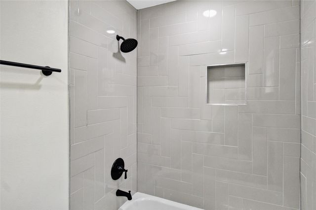 7725 Avenue H A, Houston, TX 77012