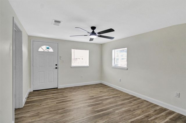 7725 Avenue H A, Houston, TX 77012