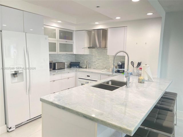 6917 Collins Ave 1205, Miami Beach, FL 33141