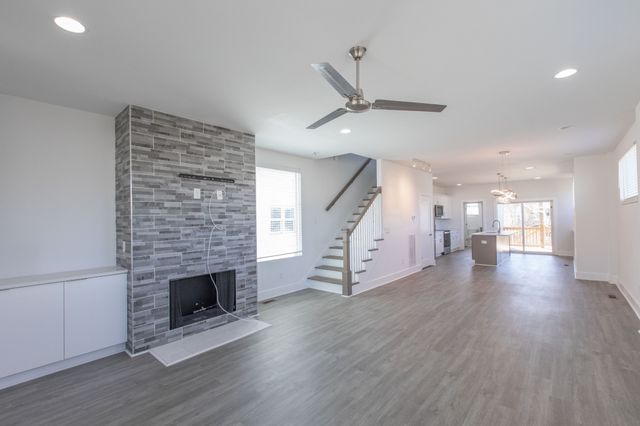 1713A Simpkins St, Nashville, TN 37208