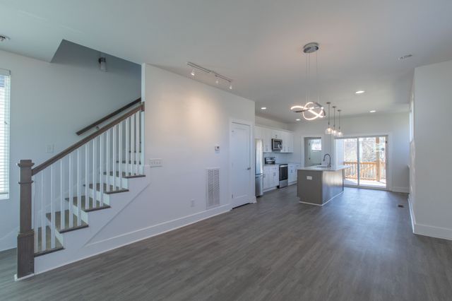 1713A Simpkins St, Nashville, TN 37208