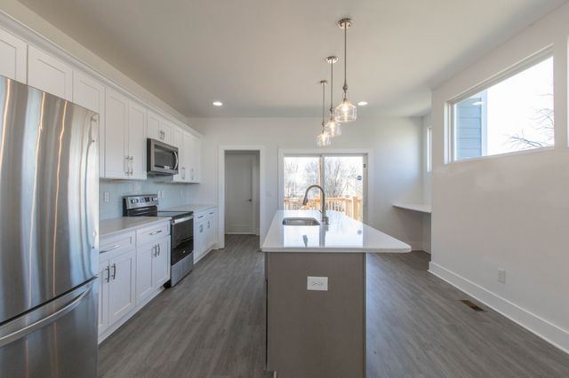 1713A Simpkins St, Nashville, TN 37208