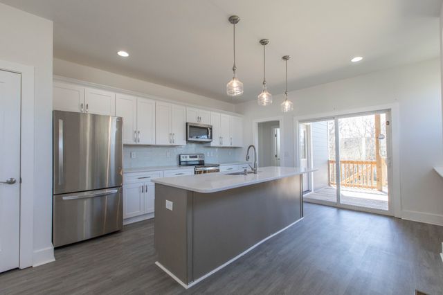 1713A Simpkins St, Nashville, TN 37208