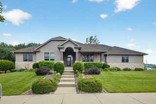 5274 Southwood Drive SW, Rochester, MN 55902