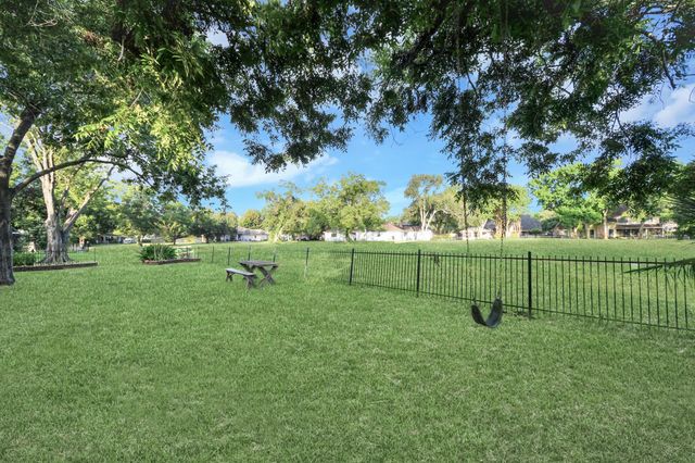 1715 Pitts Road, Richmond, TX 77406