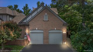 4054 Cranbrook Court, Bloomfield Hills, MI 48301