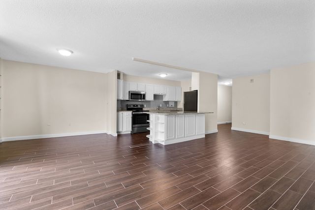 60 Longwood Ave 307, Brookline, MA 02446