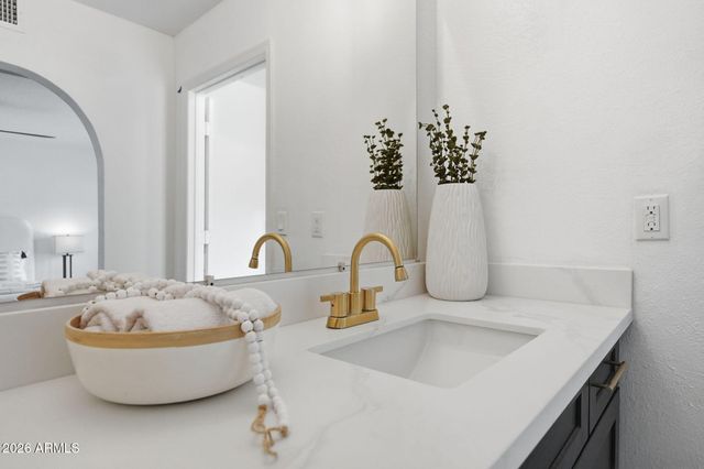 8415 S Kachina Dr Drive, Tempe, AZ 85284