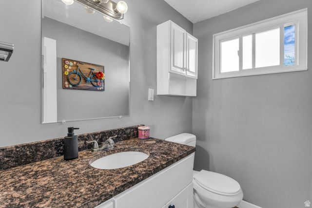 1992 W AFTON CIR, Layton, UT 84041