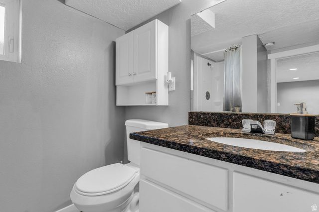 1992 W AFTON CIR, Layton, UT 84041