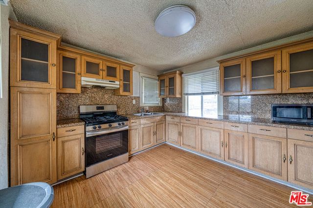 1677 S Harvard Boulevard, Los Angeles, CA 90006