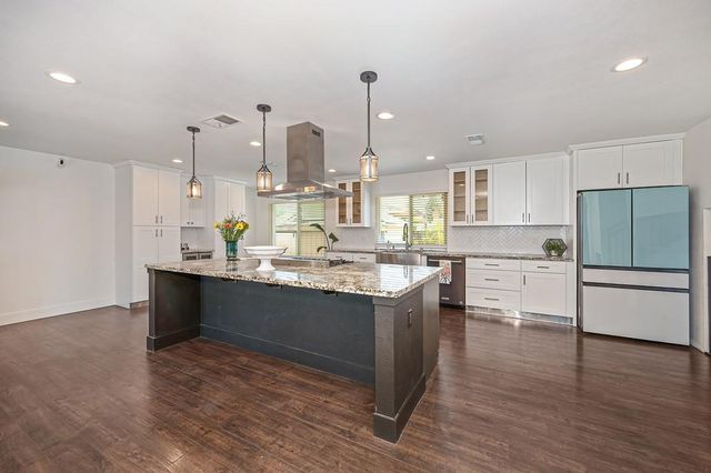 8250 Majestic Oak Way, Citrus Heights, CA 95610