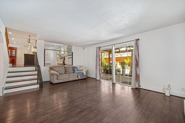 8250 Majestic Oak Way, Citrus Heights, CA 95610