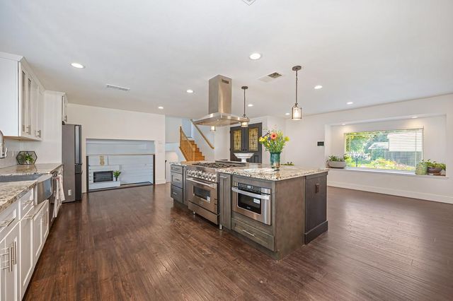 8250 Majestic Oak Way, Citrus Heights, CA 95610