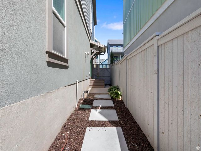 10712 S KESTREL RISE RD, South Jordan, UT 84009