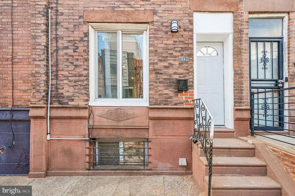 1940 S LAMBERT STREET, Philadelphia, PA 19145