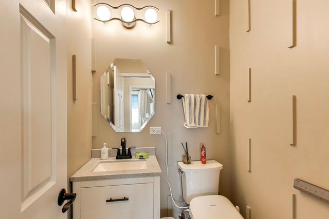 301 Didier Court, Buffalo Grove, IL 60089