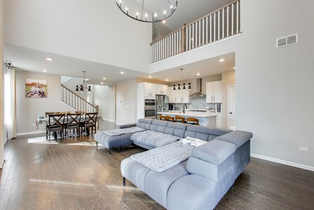 301 Didier Court, Buffalo Grove, IL 60089