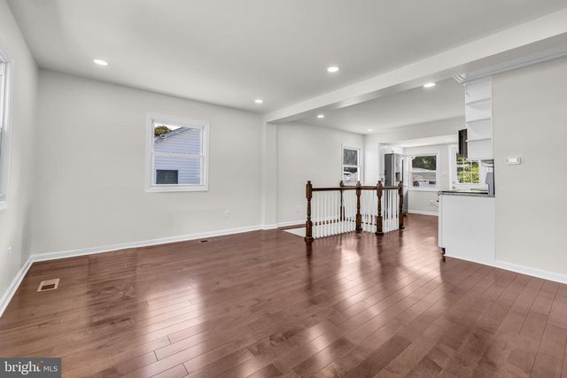 3 COMPRESSION CT, Middle River, MD 21220