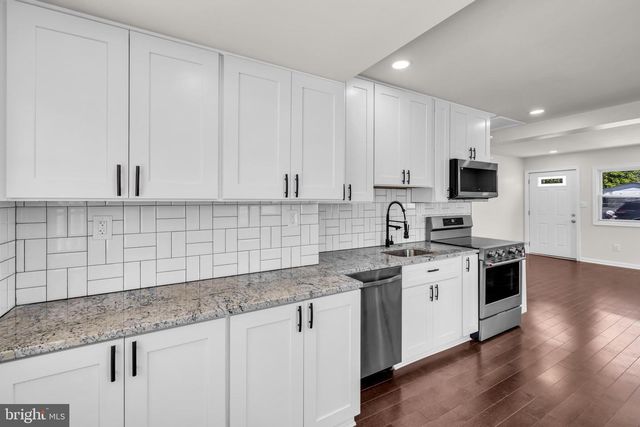 3 COMPRESSION CT, Middle River, MD 21220