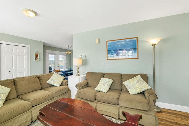 5 Chase Street, Hampton, NH 03842