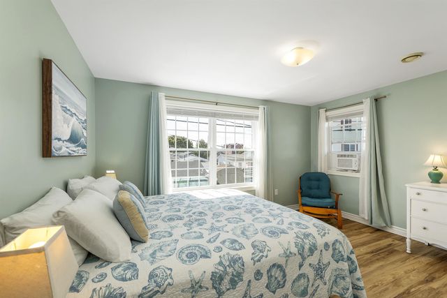 5 Chase Street, Hampton, NH 03842