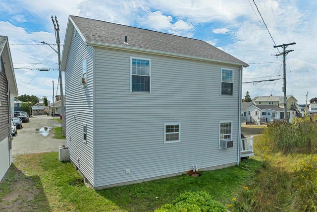 5 Chase Street, Hampton, NH 03842