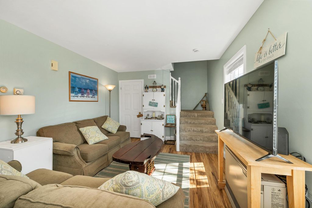 Image 13 of property listing at 5 Chase Street, Hampton, NH 03842