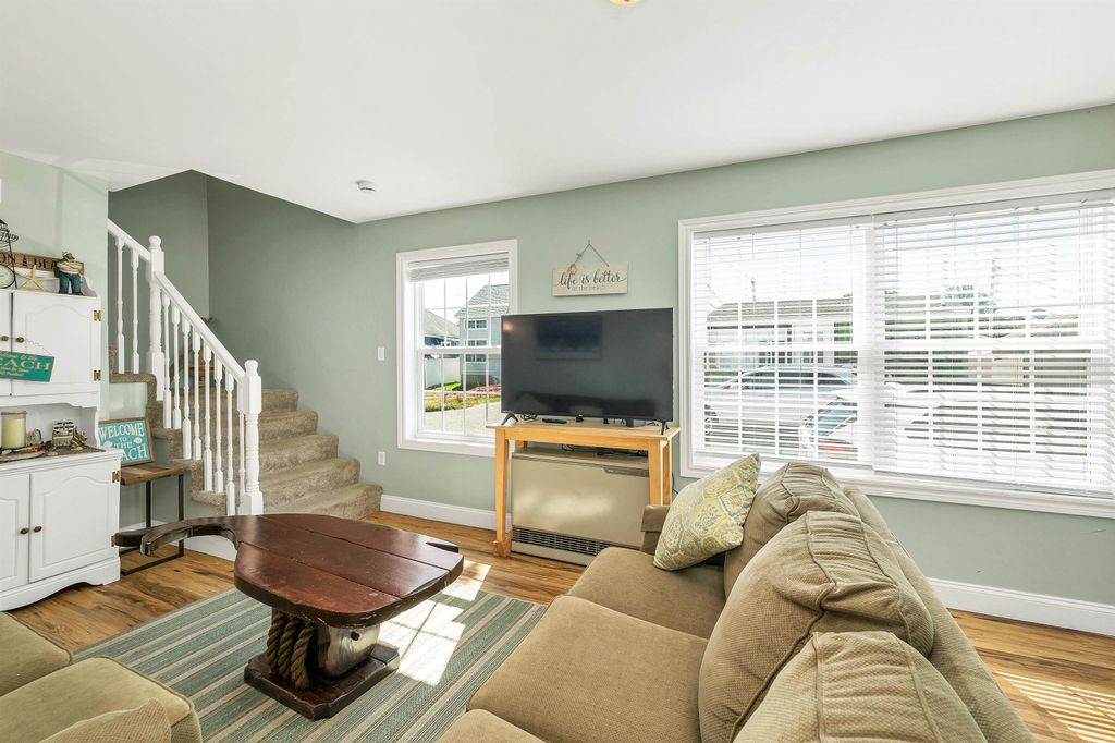 Image 14 of property listing at 5 Chase Street, Hampton, NH 03842