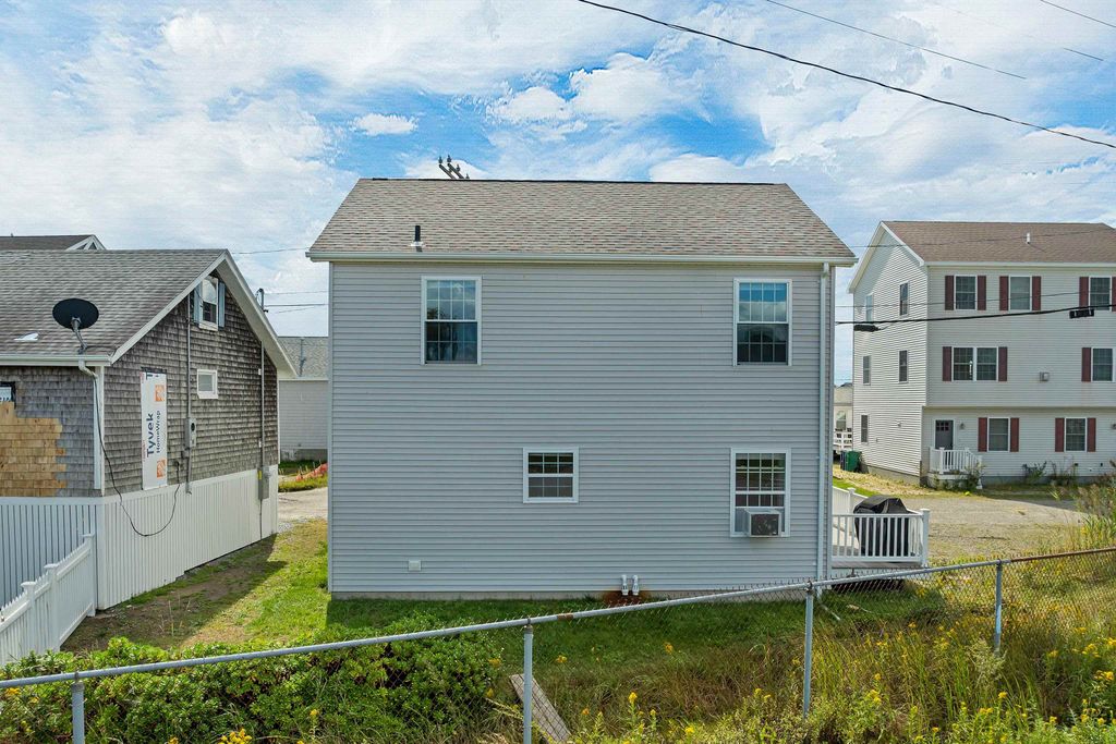 Image 31 of property listing at 5 Chase Street, Hampton, NH 03842