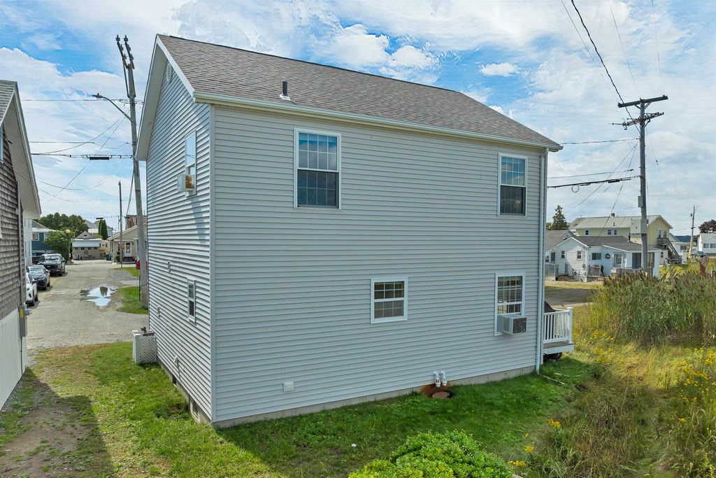 Image 32 of property listing at 5 Chase Street, Hampton, NH 03842