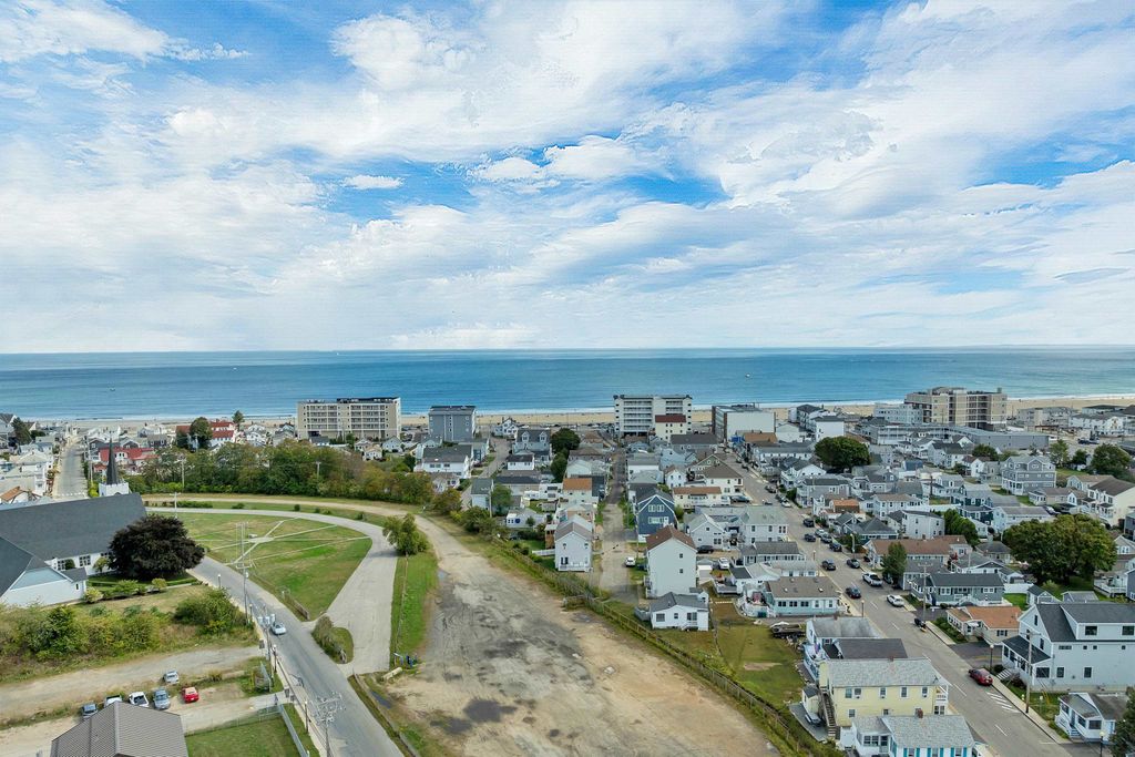 Image 34 of property listing at 5 Chase Street, Hampton, NH 03842