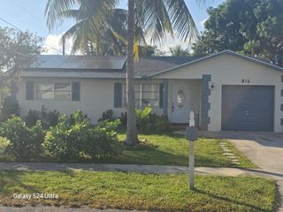 816 NW 8th Avenue, Boynton Beach, FL 33426