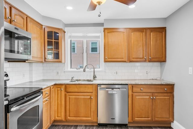 21 Leroy Ave, Haverhill, MA 01835