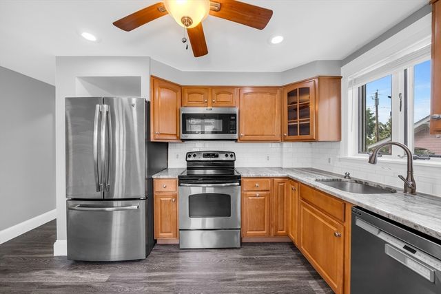21 Leroy Ave, Haverhill, MA 01835