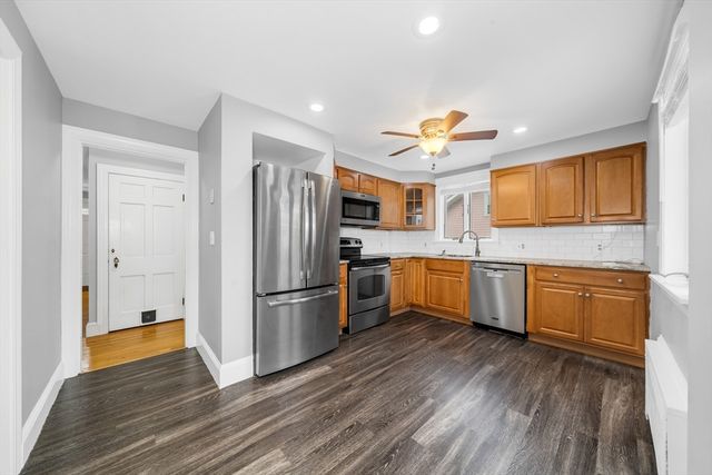 21 Leroy Ave, Haverhill, MA 01835