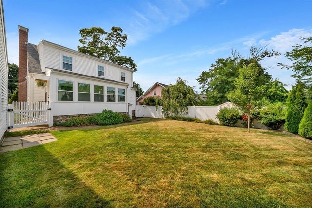21 Leroy Ave, Haverhill, MA 01835