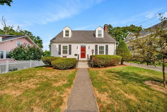 21 Leroy Ave, Haverhill, MA 01835