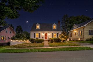 21 Leroy Ave, Haverhill, MA 01835