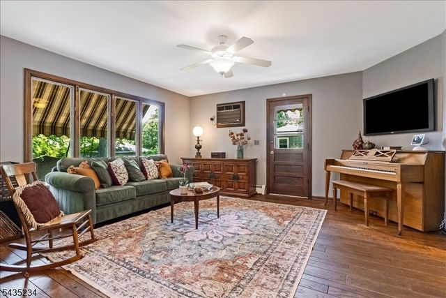 525 S Maple Ave, Glen Rock Boro, NJ 07452