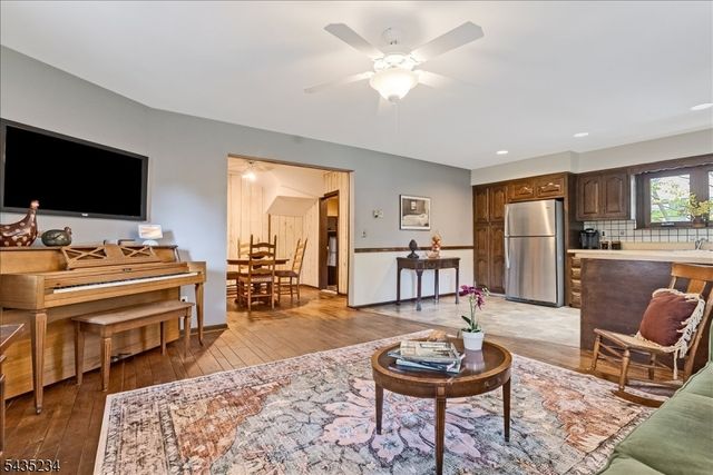 525 S Maple Ave, Glen Rock Boro, NJ 07452